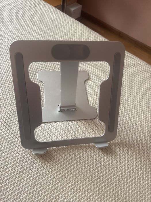 Подставка под планщет. Новая.