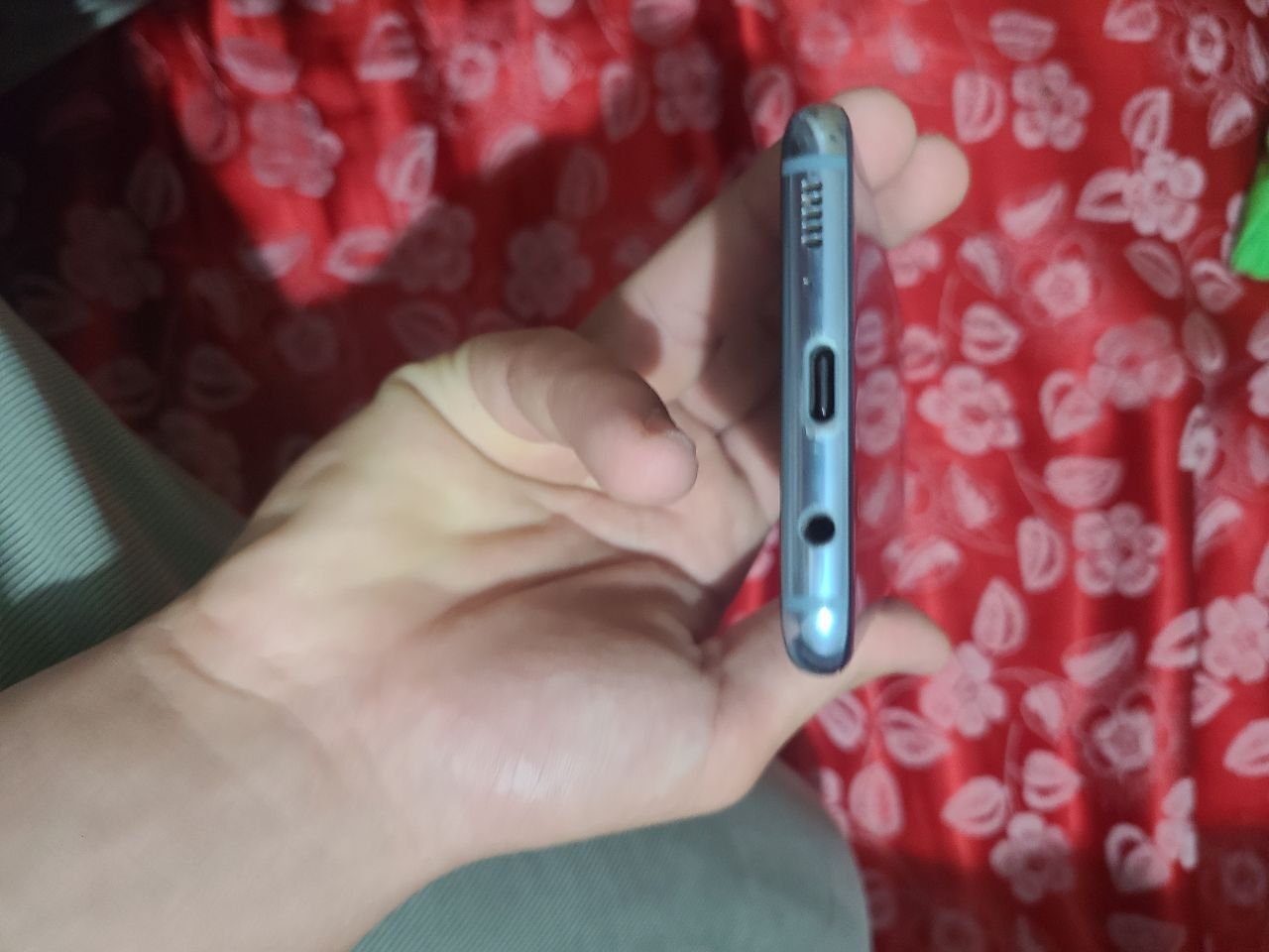 Samsung s8 srochno sotiladi
