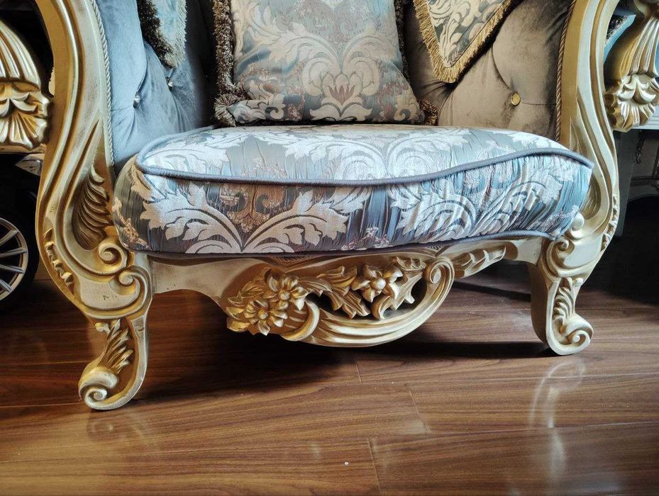 Классический диван и кресло из дерево