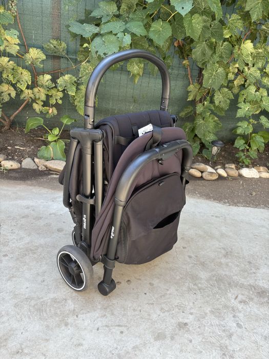 Carucior negru sport