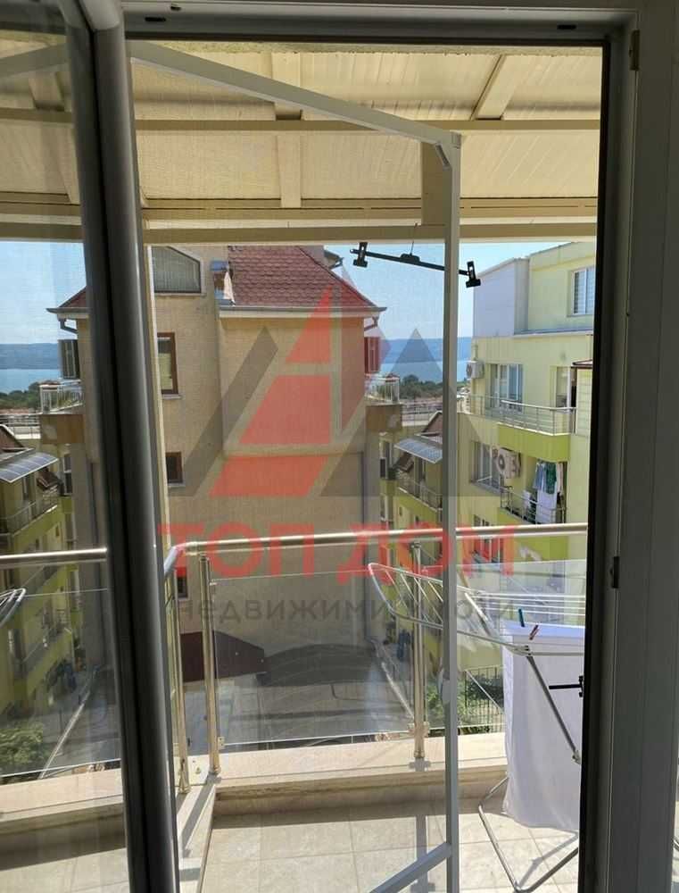Тристаен!кв. Бриз!Втори етаж!В цената е включено ПАРКОМЯСТО!Код 75006