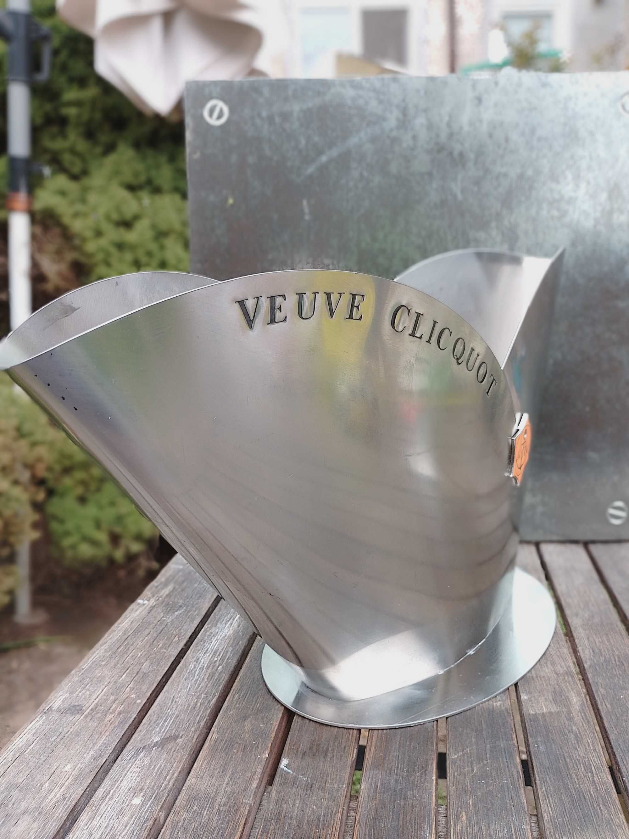 Колекционерски рядък охладител за шампанско VEUVE CLIQUOT