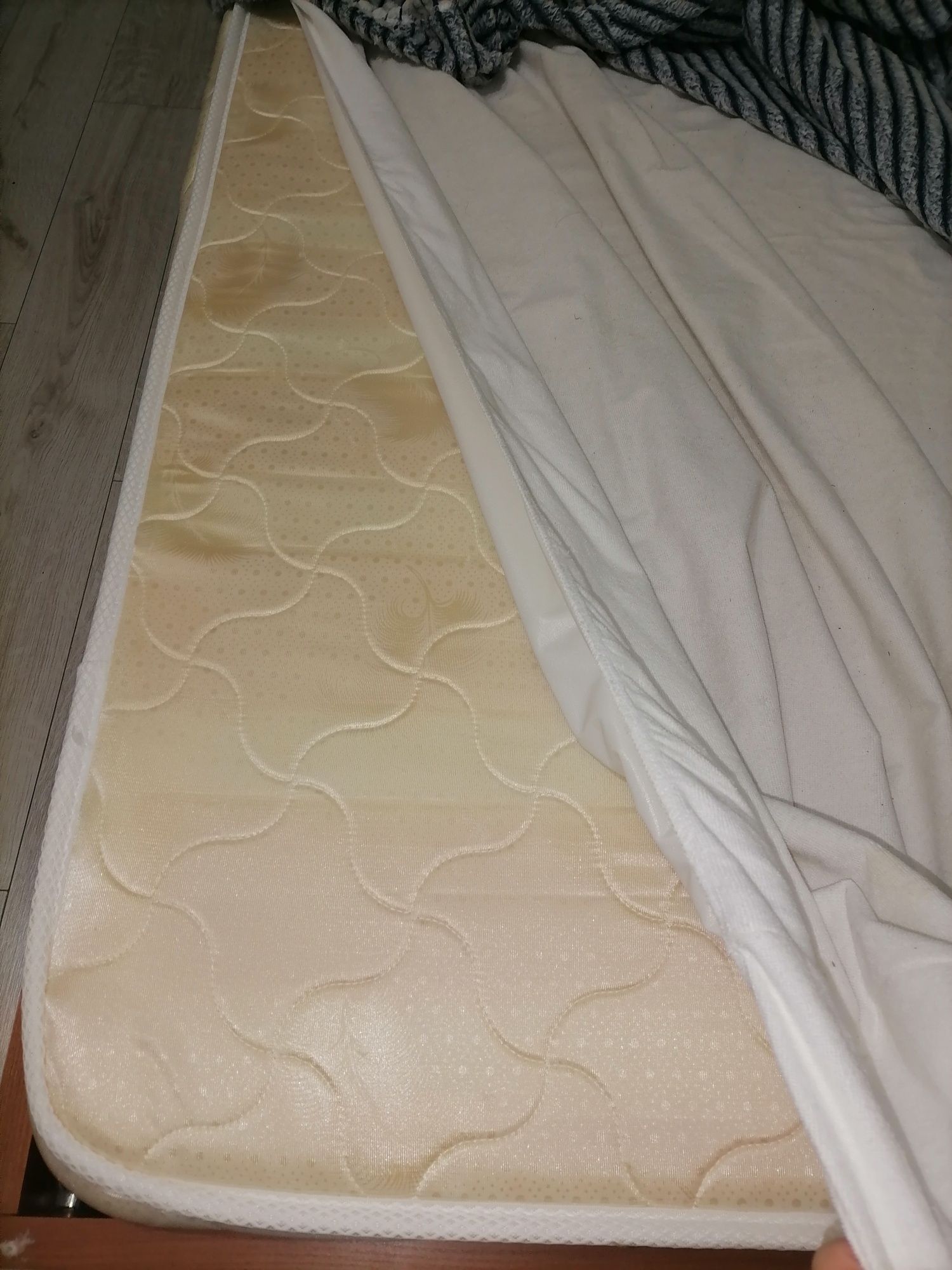 Продам кровать 1,5 сп