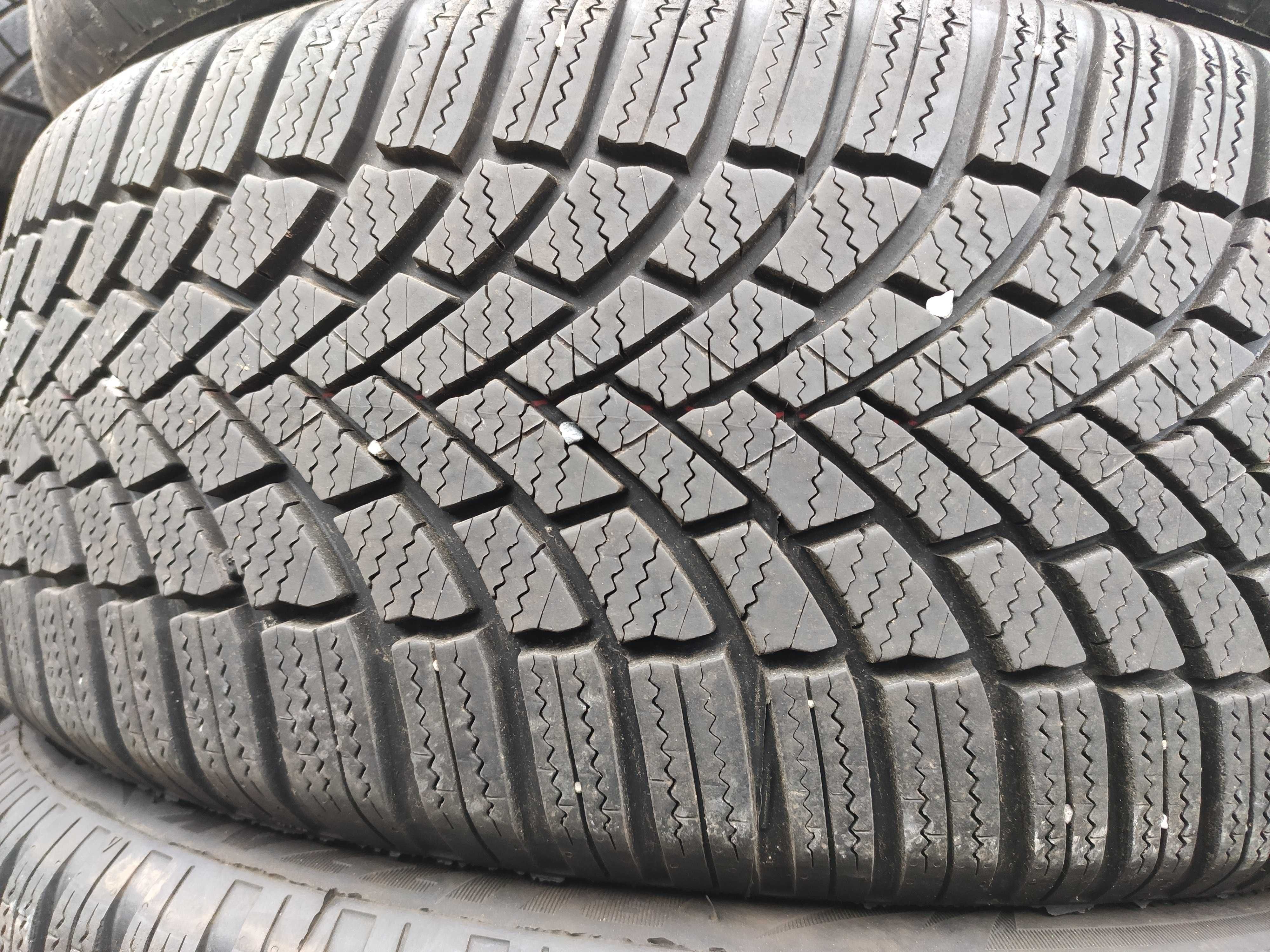 4бр Зимни гуми 225 55 18 - Bridgestone - DOT 2023