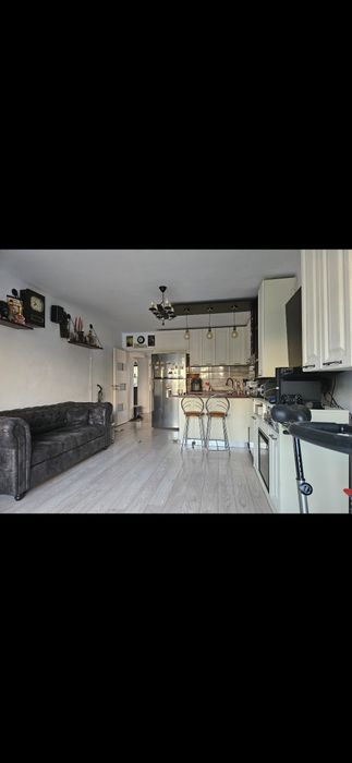 Sos.Buzaului,ap.2 camere,72m2,an 2005
