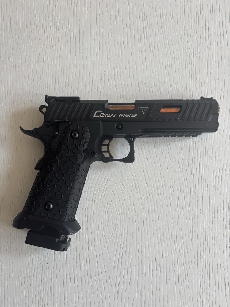 Еърсофт пистолет Army Armament Combat Master