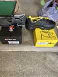 Pantofi/bocanci de securitate/protectie 42