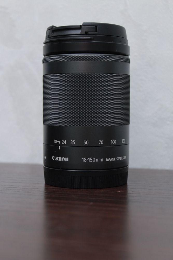 Canon M50 Mark 2, с объективом 18-150mm