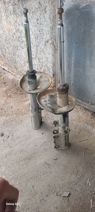 Амортизатор задний на тойота камри 30