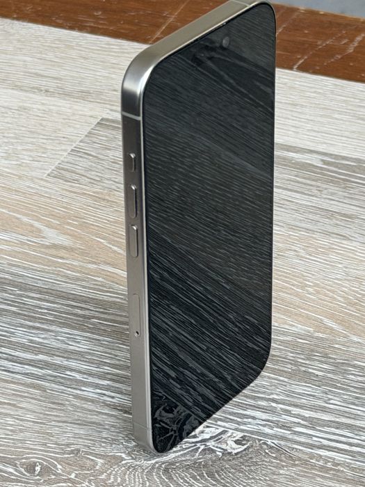 Iphone 15 pro Titanium 256gb 10 din 10 baterie 100%