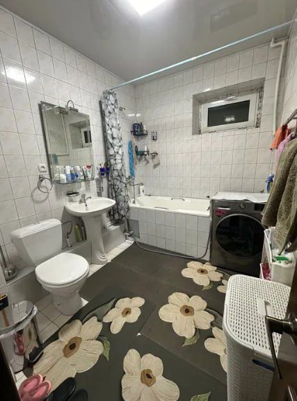 Квартира на Космонавт 4/3/4 общ пл 98м ,2 балкона