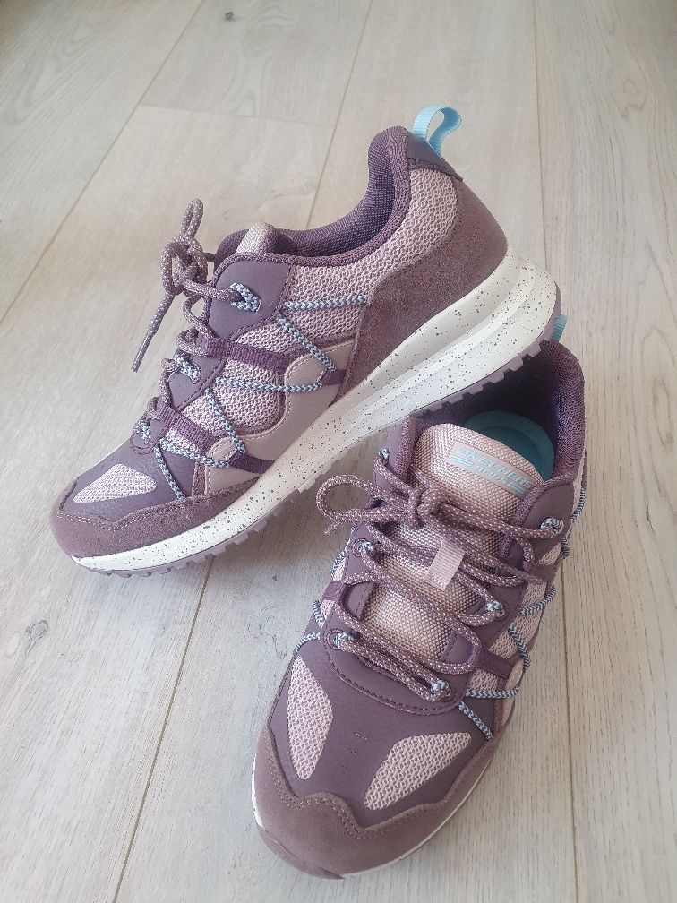 Adidasi Skechers 38