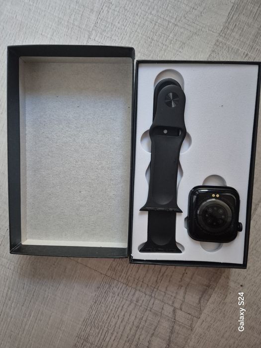 Чисто нов Смарт часовник