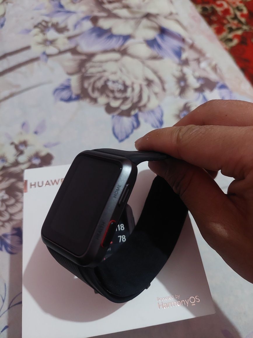 Смарт часы Huawei Watch D