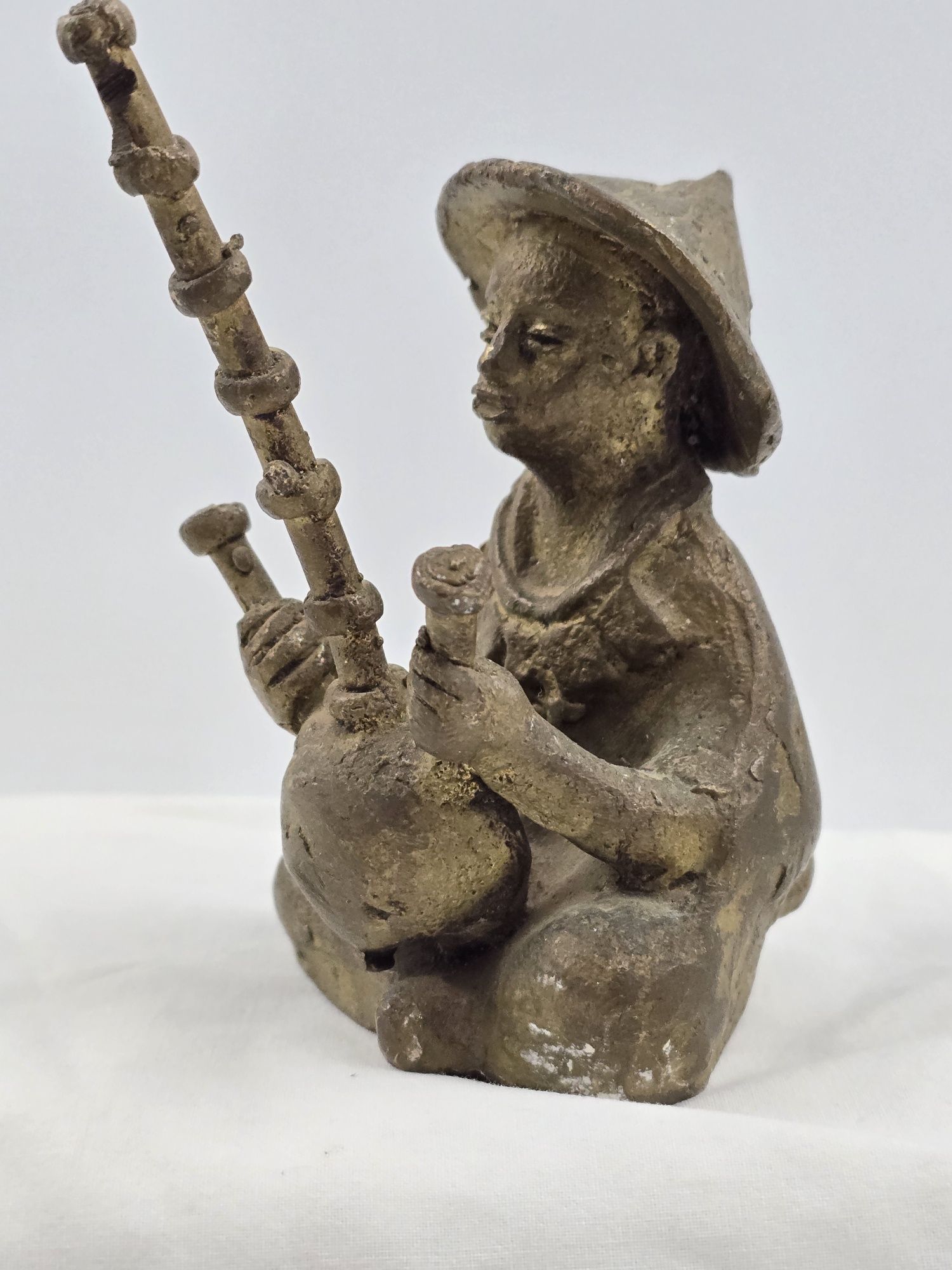 Statueta africană, bronz