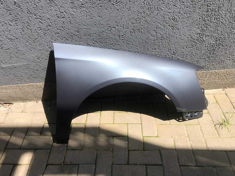 Aripa Fata Dreapta VW Passat B6 An 2005-2011 Vopsita Gri Inchis