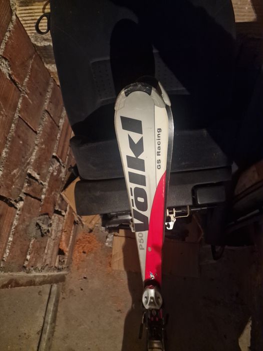 Продававм Ски "Volki"