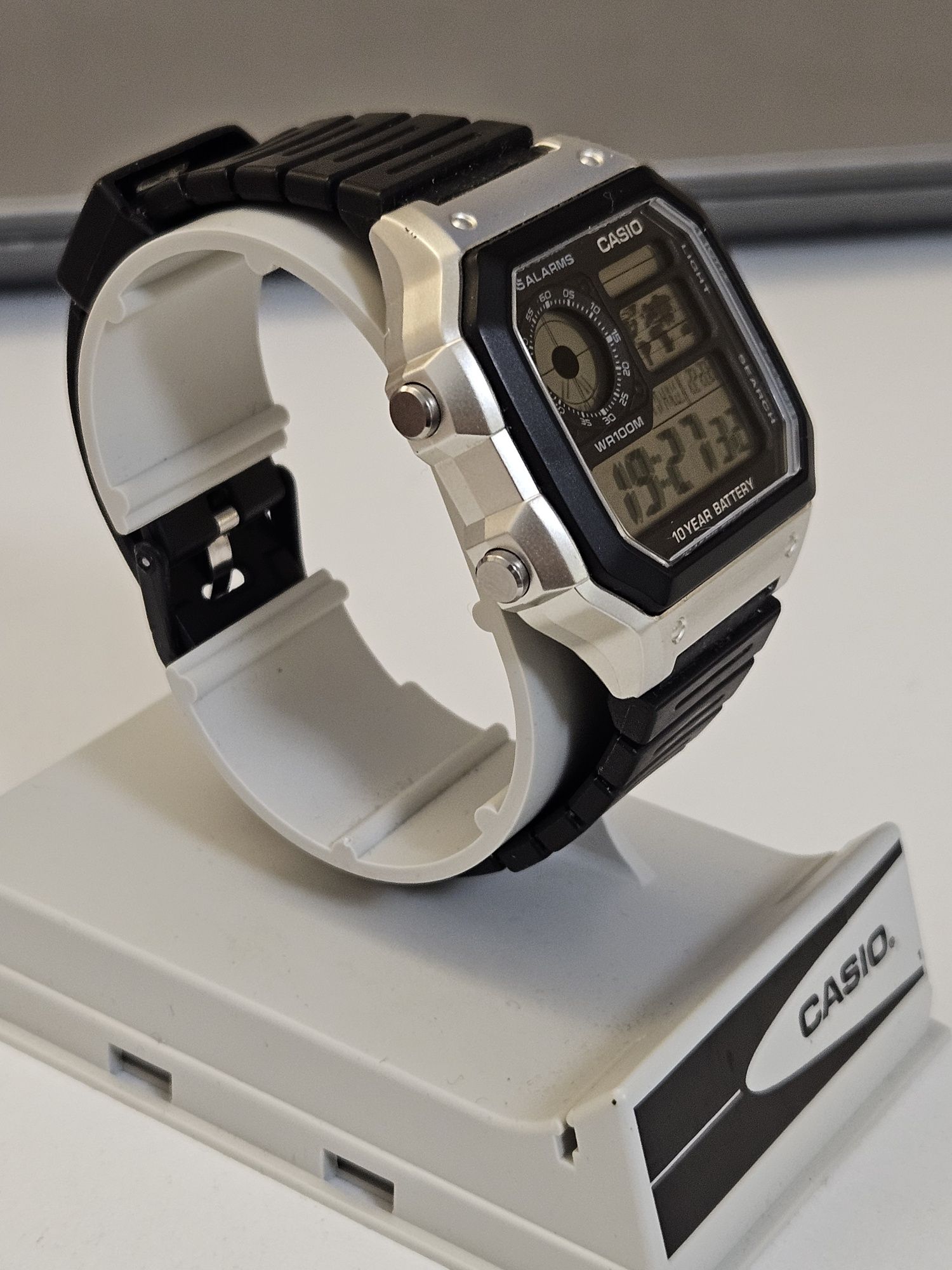 CASIO Royale modat AE-1200WH