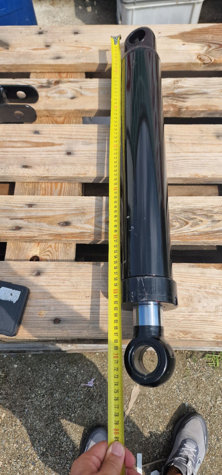 Cilindru hidraulic lungime 710 mm 71 cm inchis tija 50 mm grosime diam