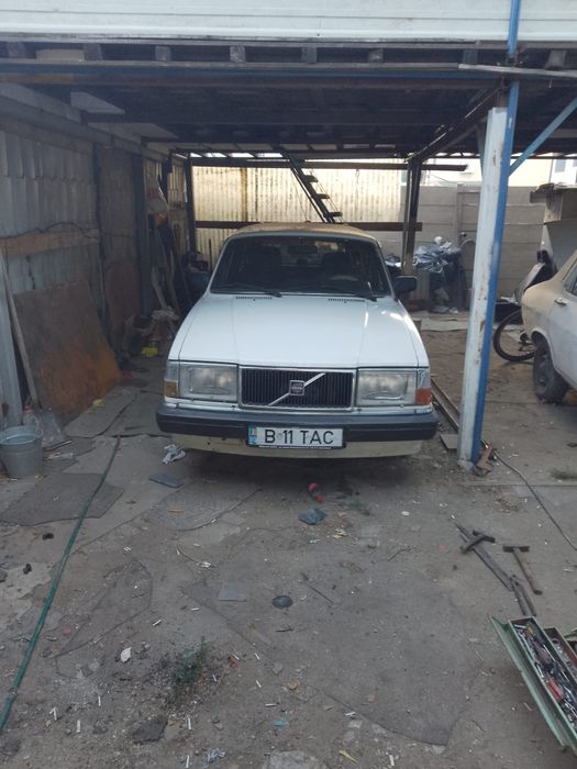 Vând urgent Volvo 240 de epoca