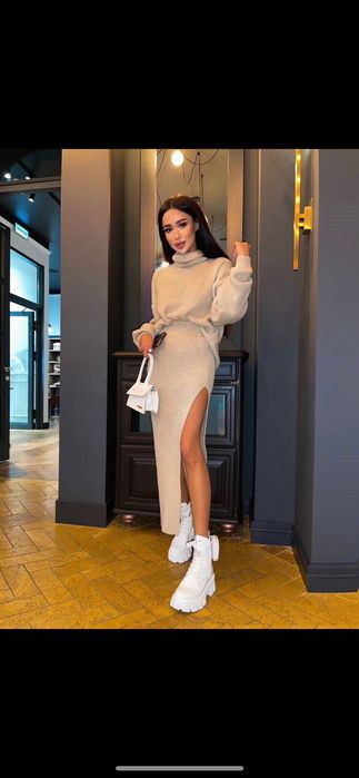 Костюм, пола + пуловер