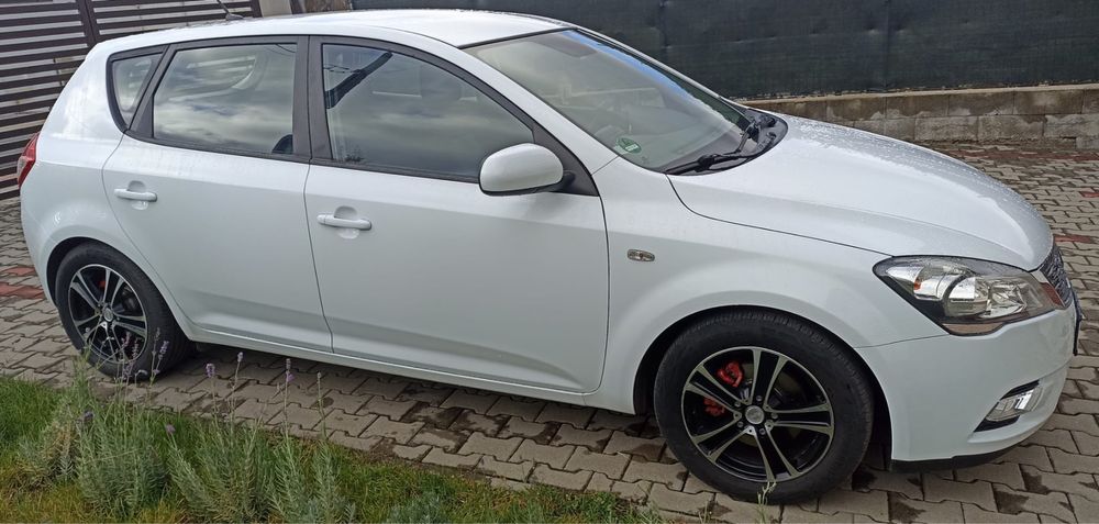 Vand Kia Ceed 1.4 benzina
