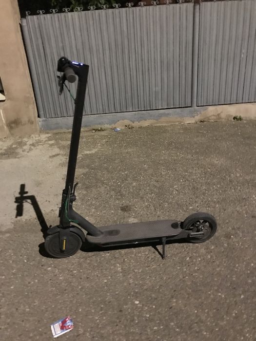 Vand trotineta urgent