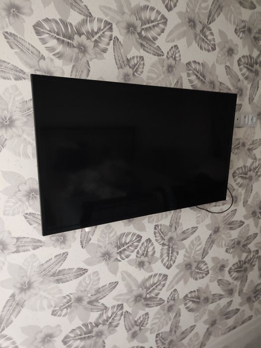 Телевизор Samsung Smart  с пультом+кроштейн