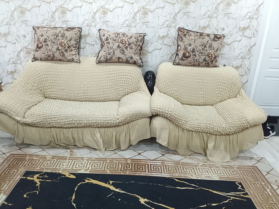 Срочно Отдам даром диван и кресло