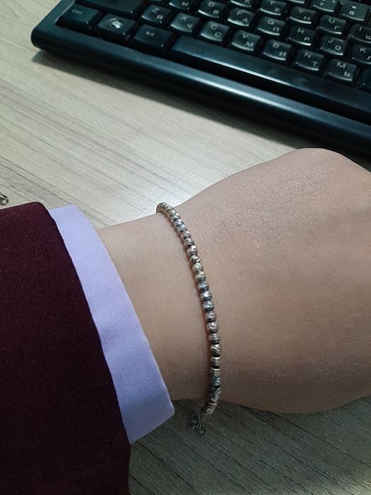 Kumush sotiladi. Yoniga bijuteriya qo'shib beraman. O'zim olib boraman