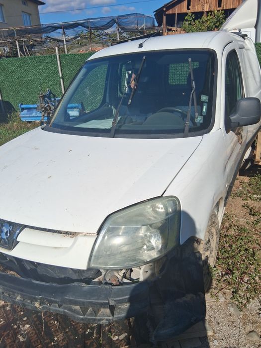 Продавам Peugeot Partner на части