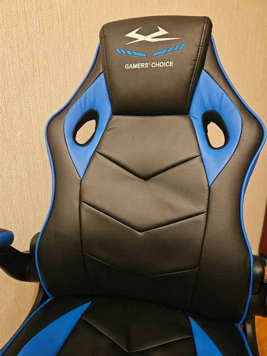 Въртящ се геймърски стол