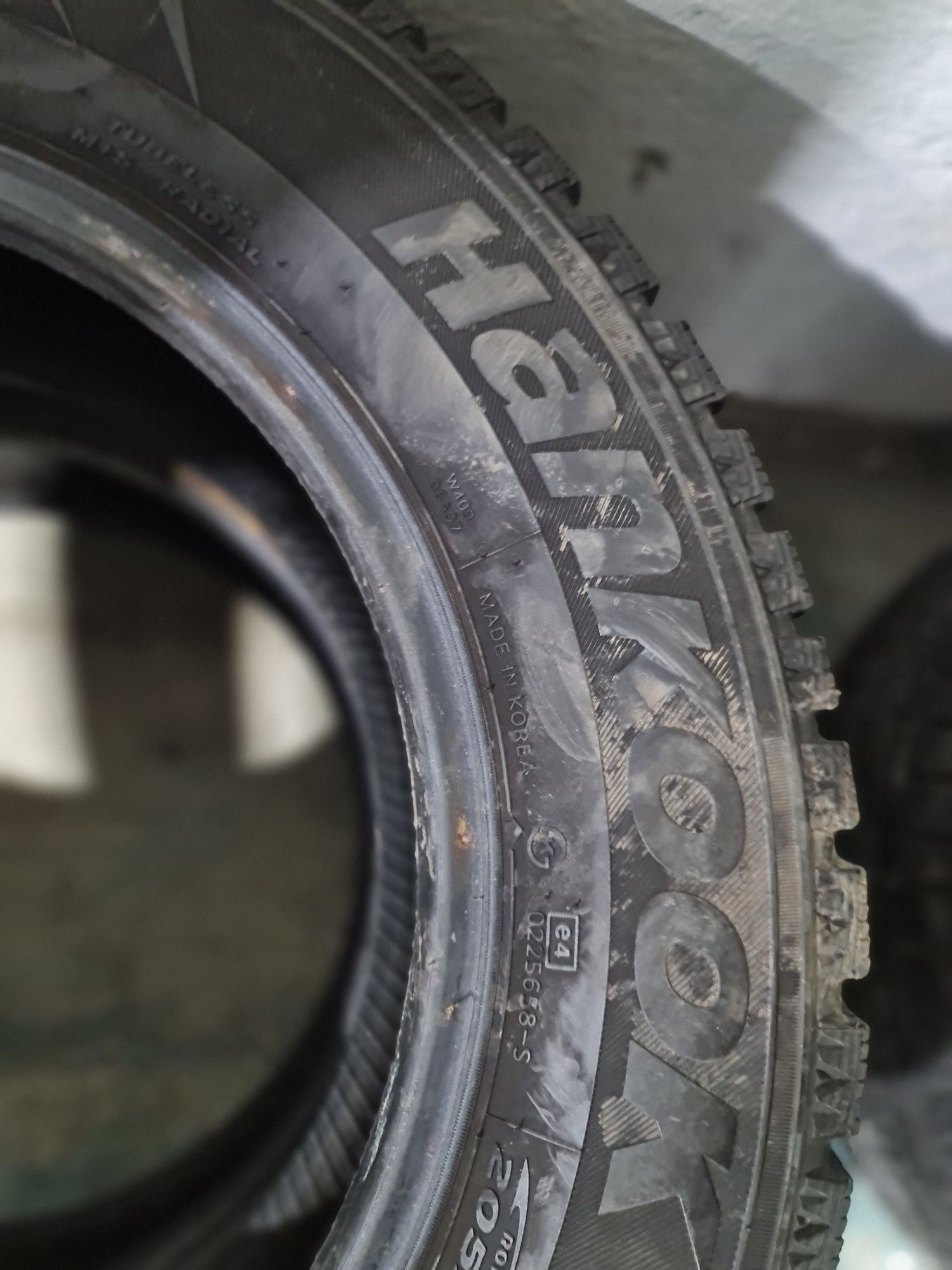 2x 205/65/16 M+S HANKOOK 8MM Stare impecabila