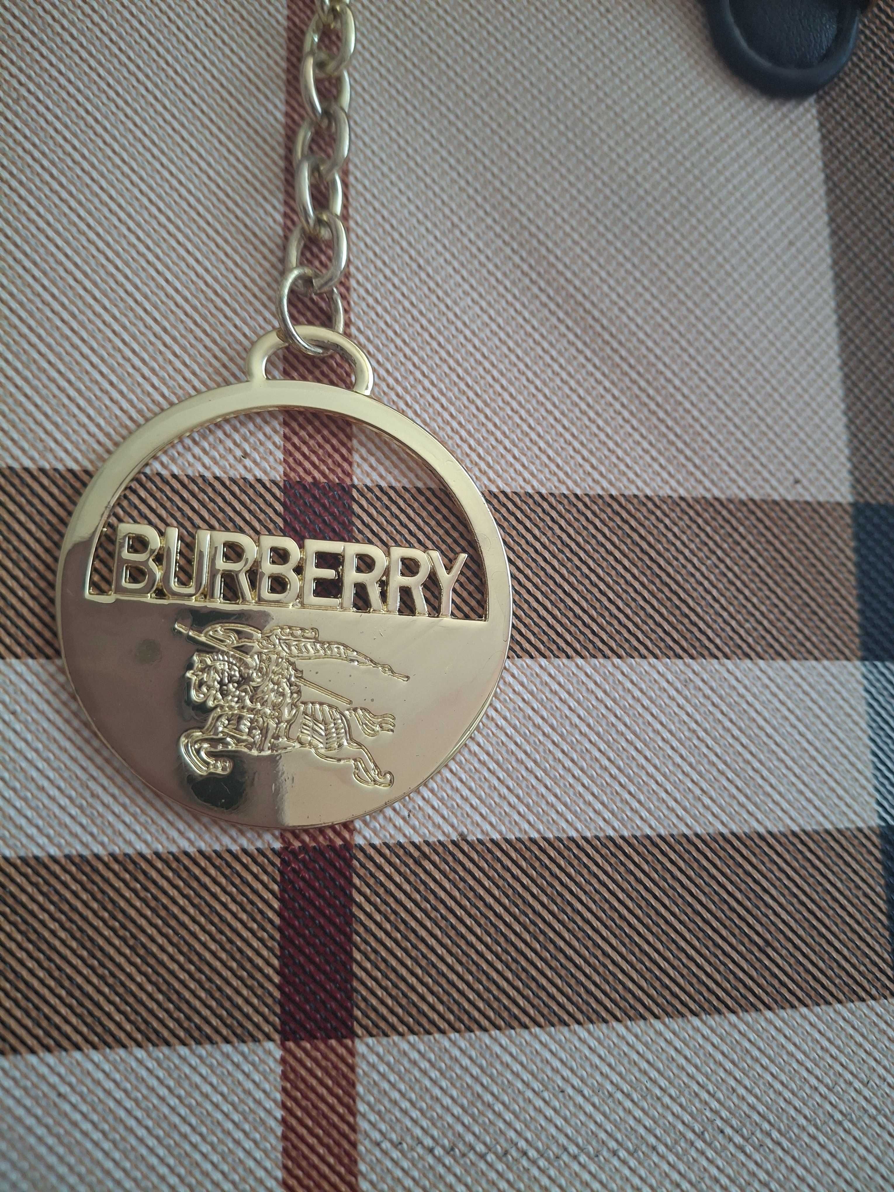 Нова дамска чанта Burberry