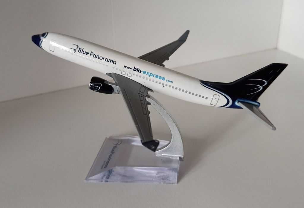 Macheta avion Boeing 737-800 Blue Panorama - 1/320