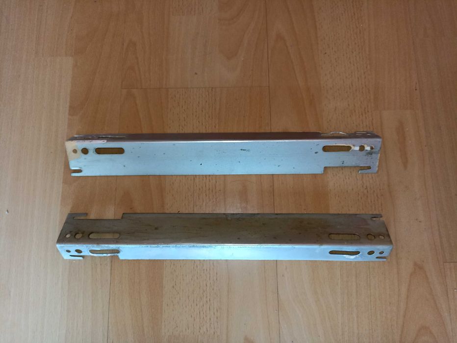 Vând radiator panou din oțel, în stare funcțională bună