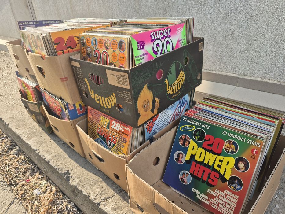 Vând Lot 2000 lp Discuri Vinil colectie muzica usoara straina