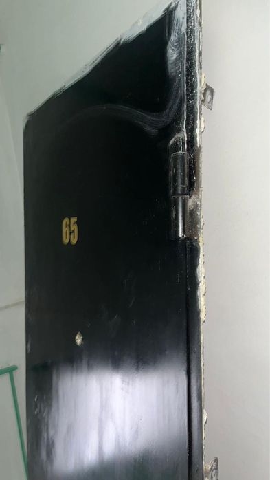 Выходной дверь 1 замок