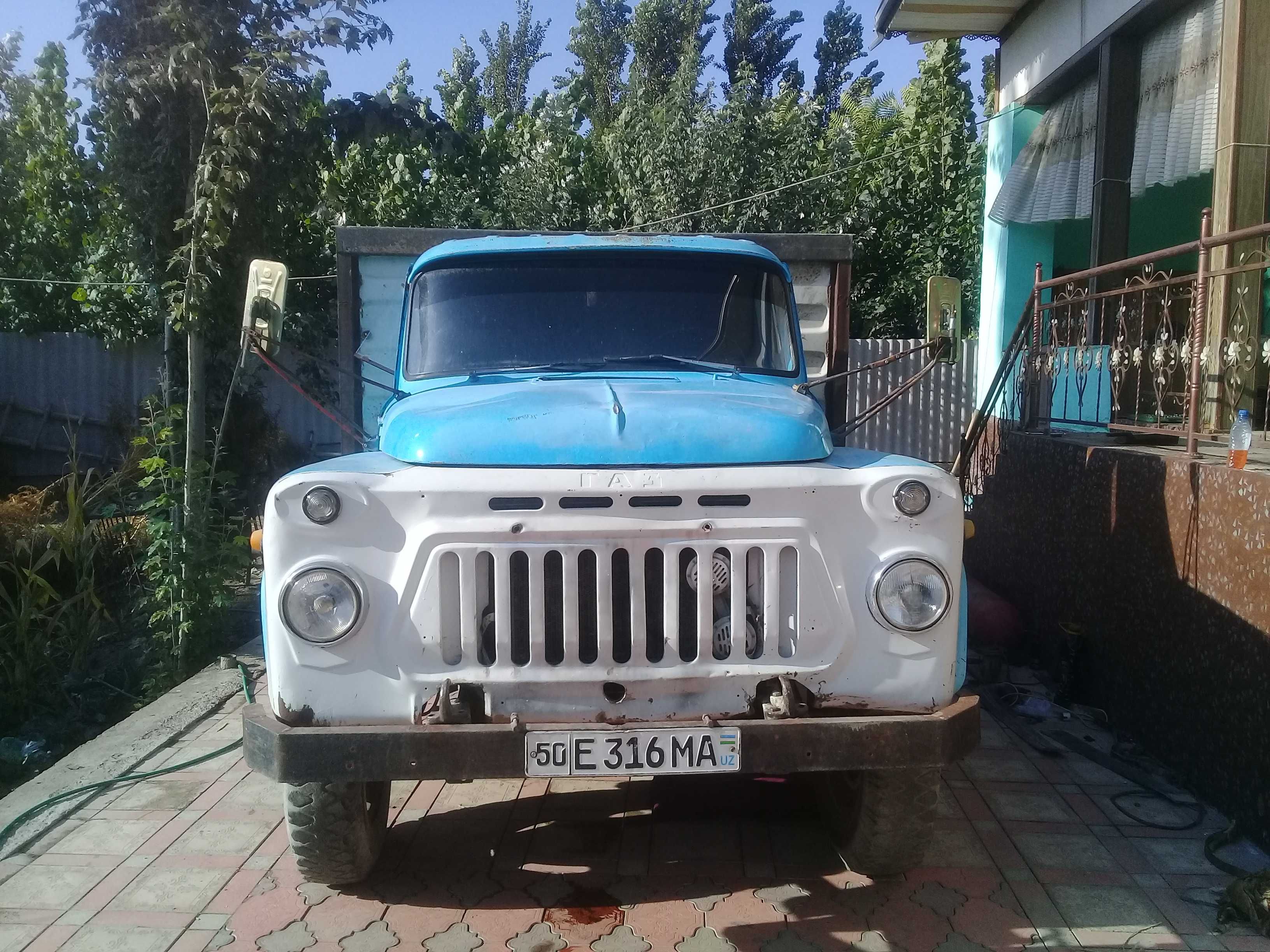 Gaz 52 yurib turgan holati yaxshi
