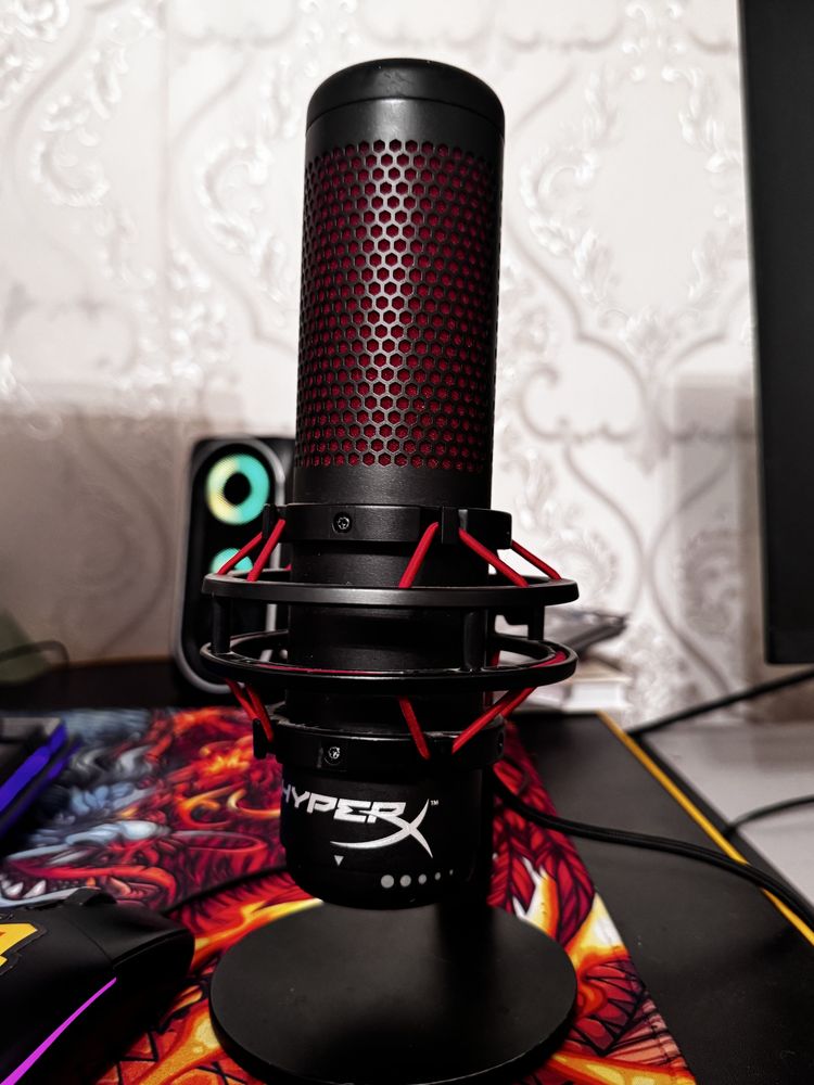 Микрофон HyperX QuadCast + Кранштейн