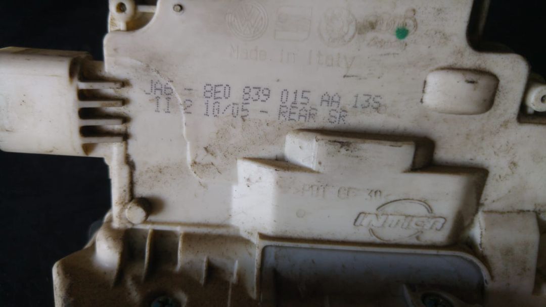Broasca usa stanga spate audi a4 b7 8e0839015aa