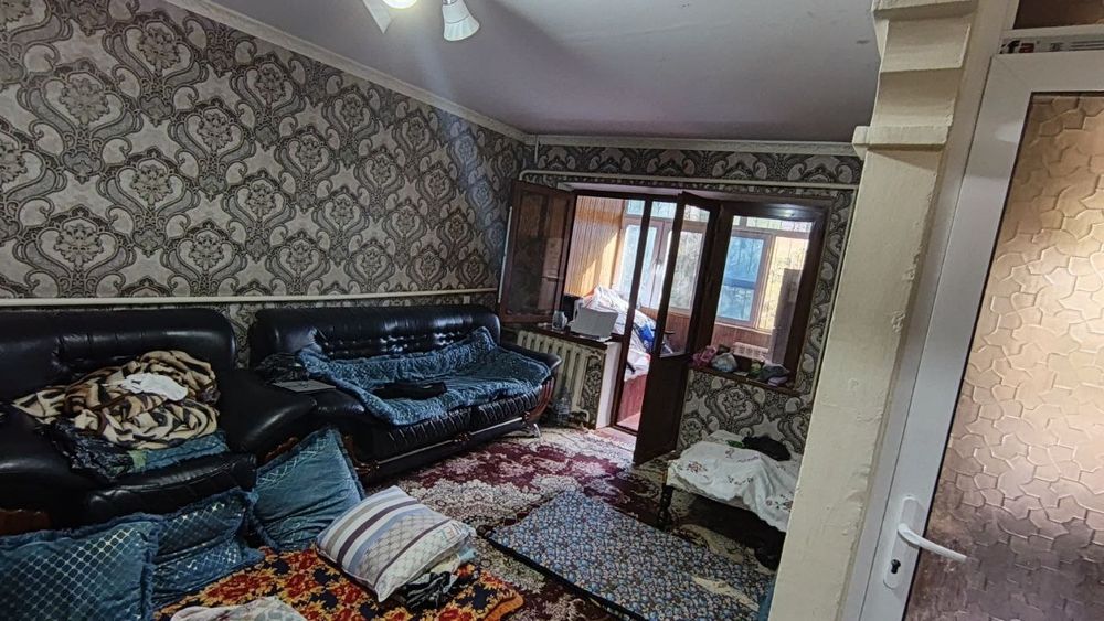 Zudlik bilan frunze massifda 2xonali skvaznoy kvartira sotiladi