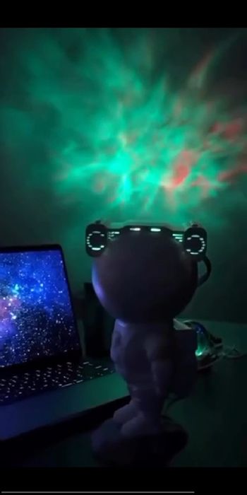 Bolalar tungi yoruglik yulduzli osmon proyektori Kosmonavt