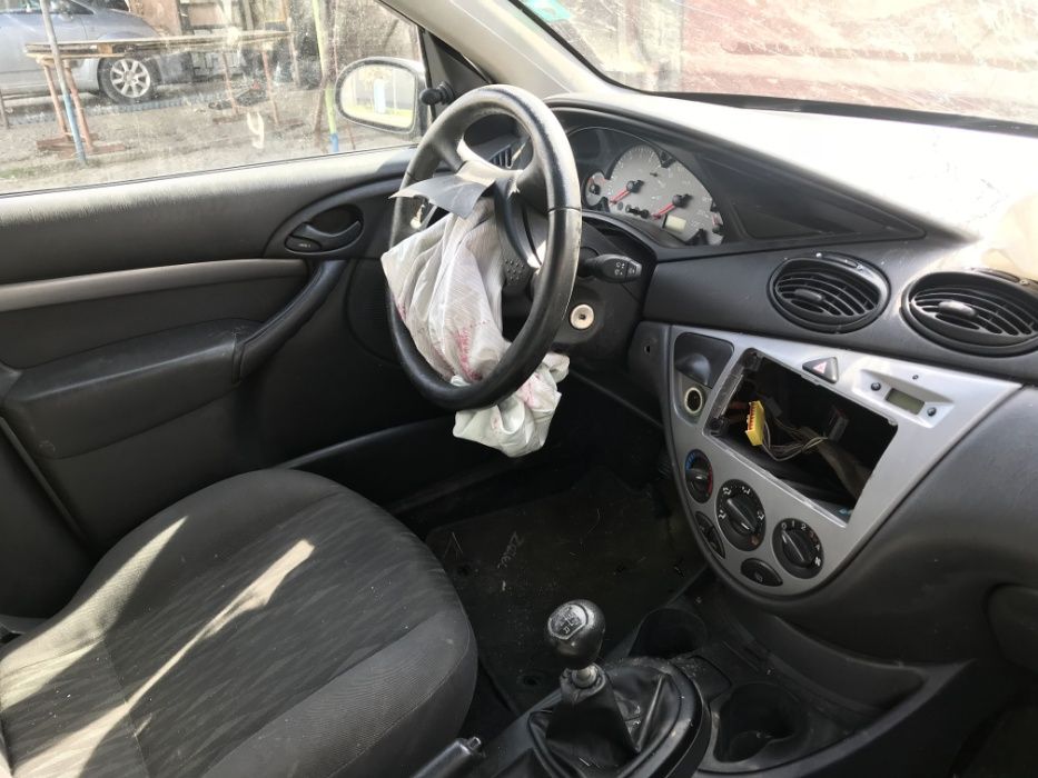 Продавам Ford Focus (MK1) на части