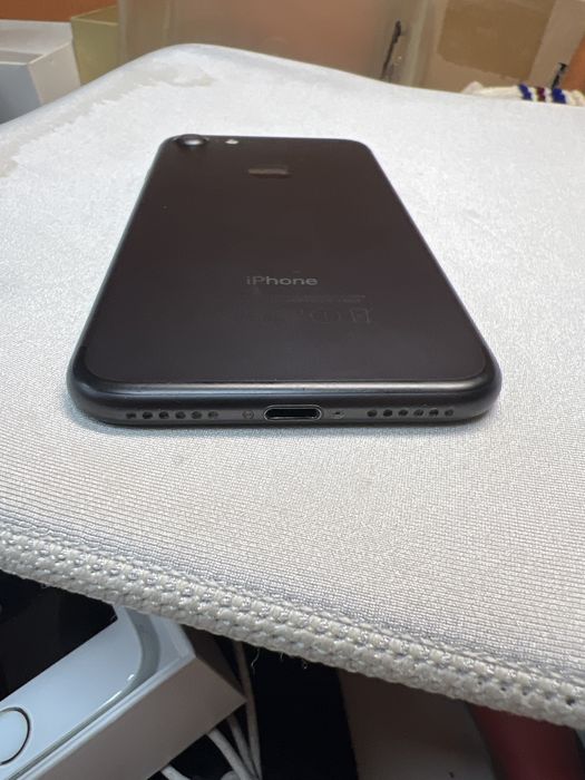 Iphone 7 32гб като чисто нов пълен комплект