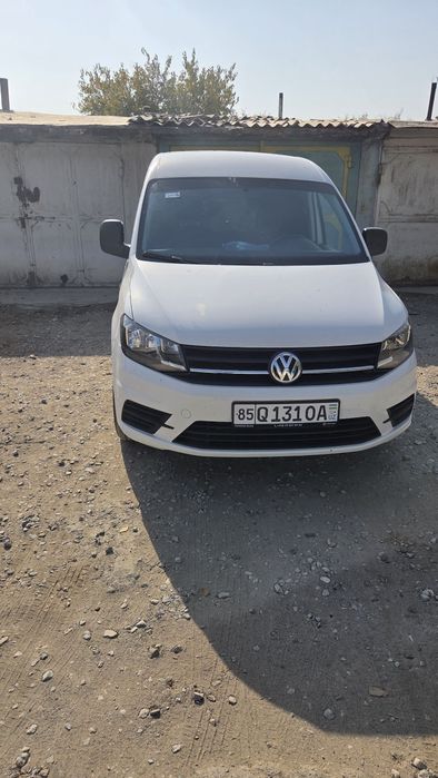 Wolsvagen caddy sotiladi