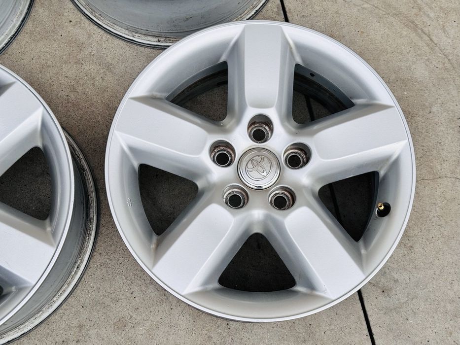 4бр ал Toyota Rav 4 16цола оригинални