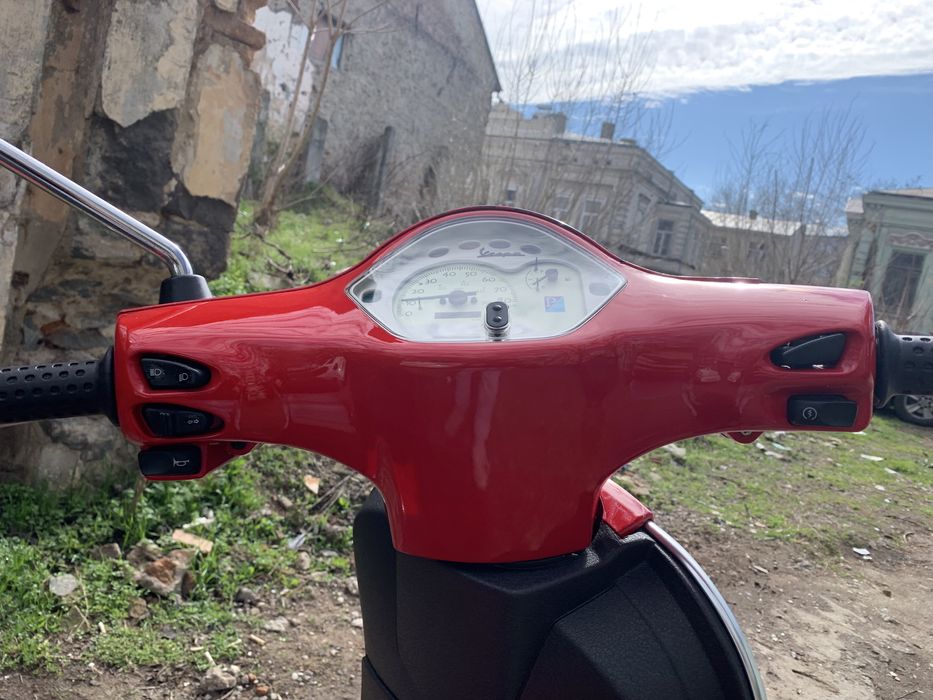 Vespa lx50 , an fabricație 2008 ,ofer transport la cerere