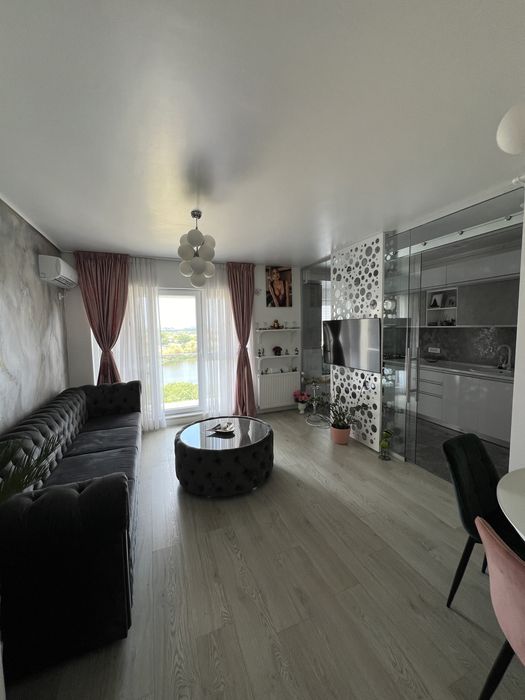Vand/ Inchiriez Apartament 3 camere, 2 locuri de parcare, Estic Park