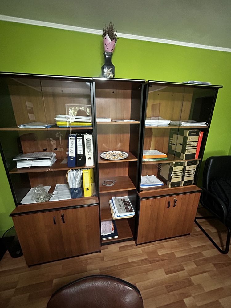 Mobilier birou, birouri, rafturi